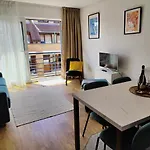 Nieuw Modern Vlakbij Apartamento
