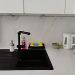 Nieuw Modern Vlakbij Lägenhet *
