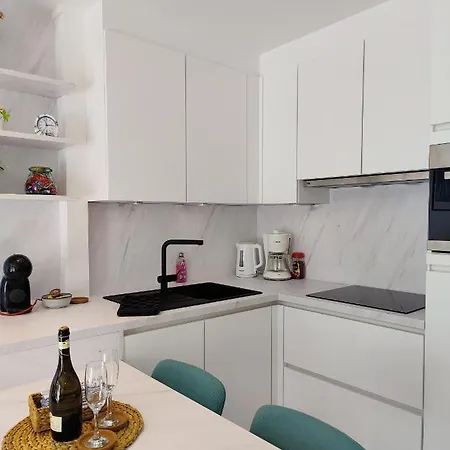 Nieuw Modern Vlakbij Apartament *