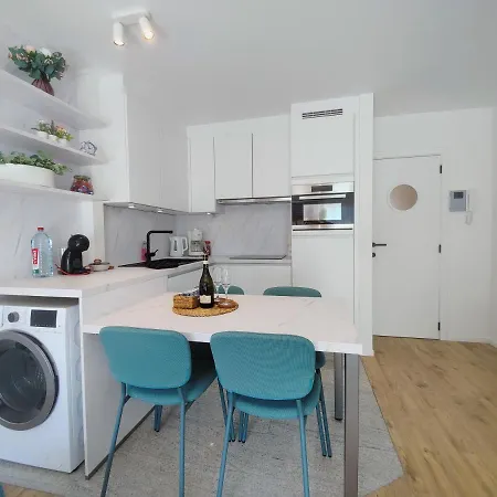 Nieuw Modern Vlakbij * Ostenda